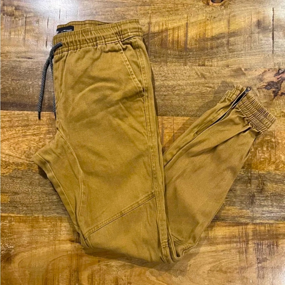 Brooklyn men’s joggers size small.